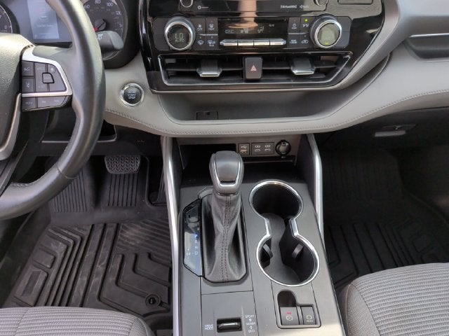 2022 Toyota Highlander LE