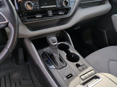 2022 Toyota Highlander LE