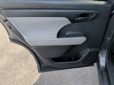 2022 Toyota Highlander LE