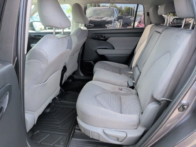 2022 Toyota Highlander LE