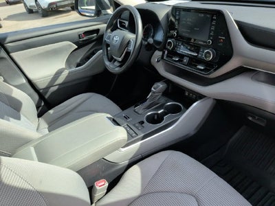 2022 Toyota Highlander LE