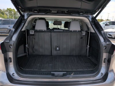 2022 Toyota Highlander LE