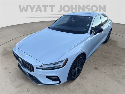 2024 Volvo S60 B5 Core Dark Theme