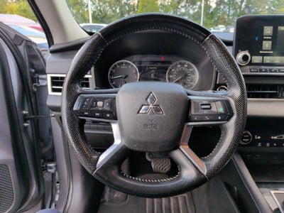 2022 Mitsubishi Outlander SE