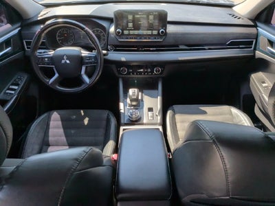 2022 Mitsubishi Outlander SE