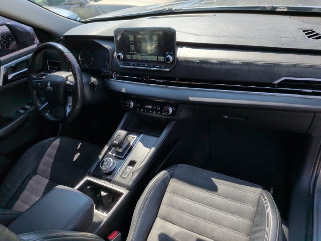 2022 Mitsubishi Outlander SE