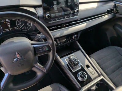 2024 Mitsubishi Outlander SE