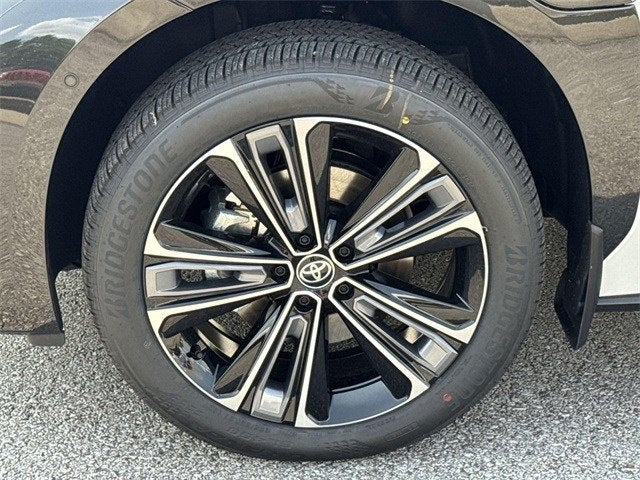 2025 Toyota bZ4X Limited