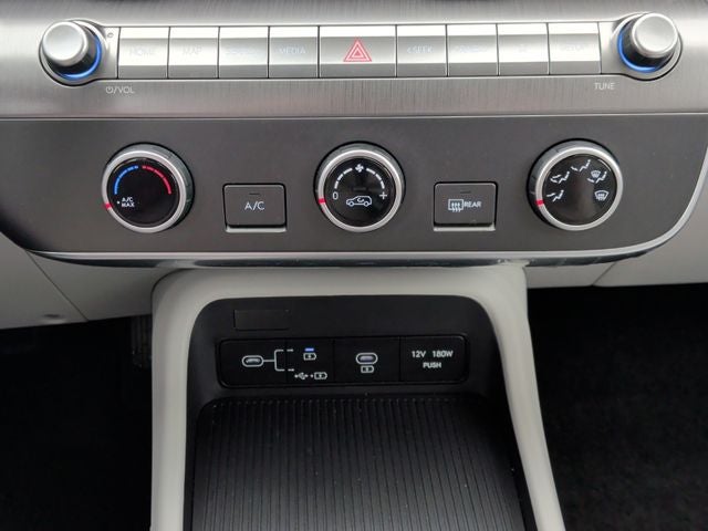2024 Hyundai Kona SE