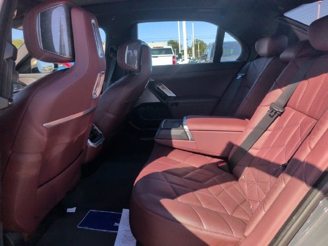 2023 BMW 7 Series 760i - Photo 24