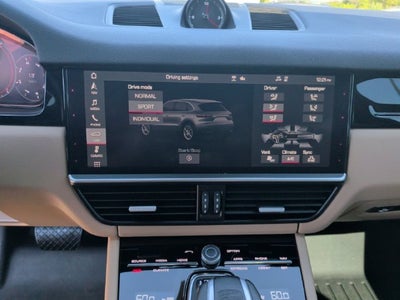 2021 Porsche Cayenne Base