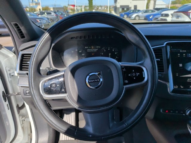 2020 Volvo XC90 T6 Momentum