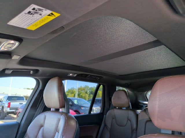 2020 Volvo XC90 T6 Momentum