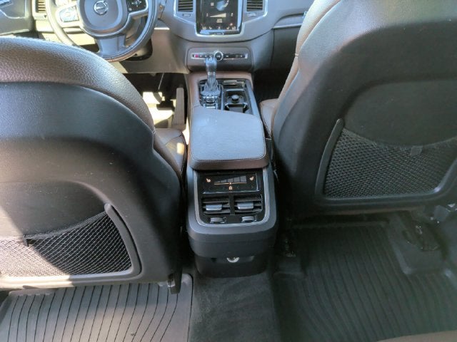 2020 Volvo XC90 T6 Momentum