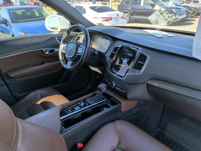 2020 Volvo XC90 T6 Momentum