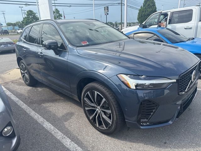 2024 Volvo XC60 B5 Plus Dark Theme AWD's photo