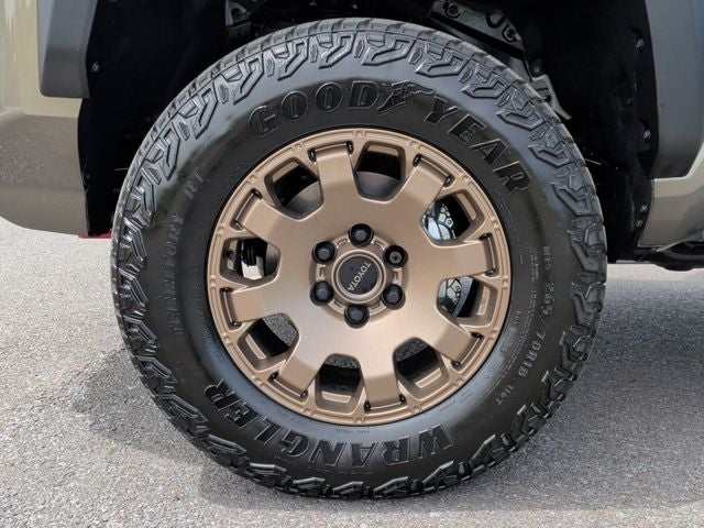 2026 Toyota Tacoma i-FORCE MAX Tacoma Trailhunter