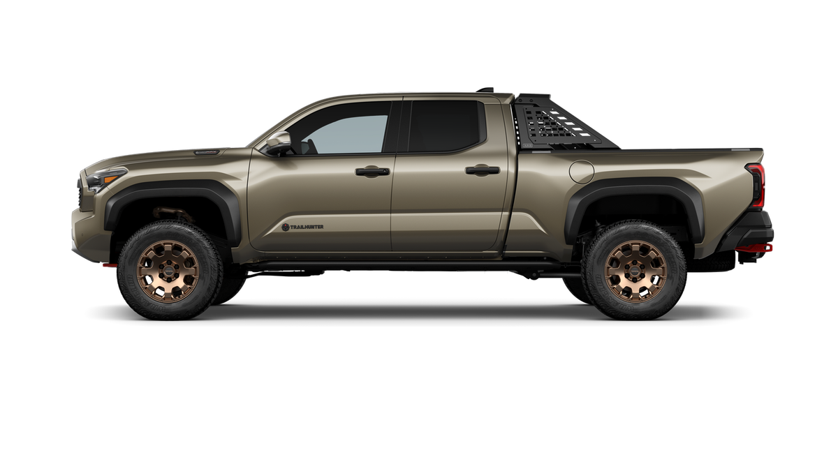 2026 Toyota Tacoma i-FORCE MAX Tacoma Trailhunter
