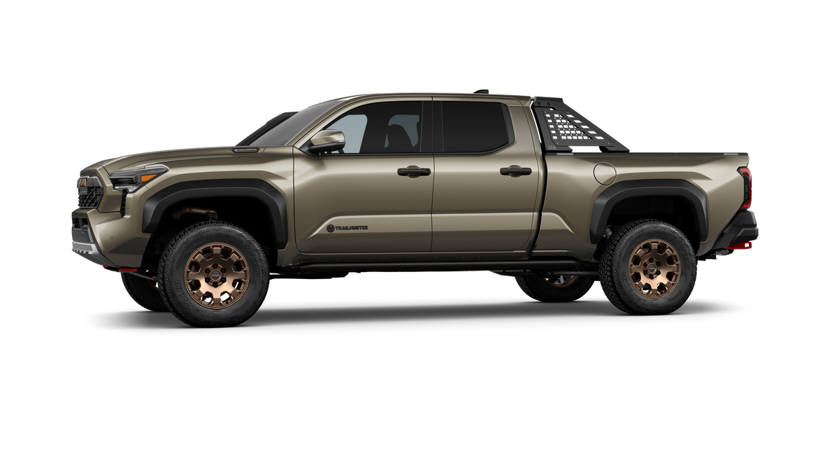 2026 Toyota Tacoma i-FORCE MAX Tacoma Trailhunter