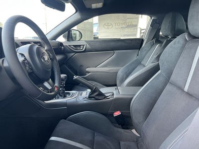 2026 Toyota GR86 Premium MT