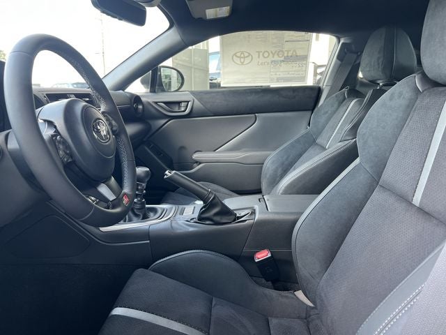 2026 Toyota GR86 Premium MT