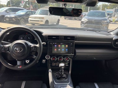 2026 Toyota GR86 Premium MT